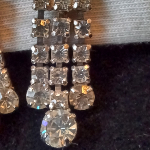 Vintage Kramer NY Dangling Rhinestone Screw-Back Earrings - Picture 11 of 12